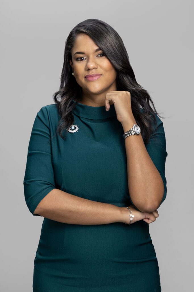 Gladys Burgos — Abogada Asociada, Cáceres Torres